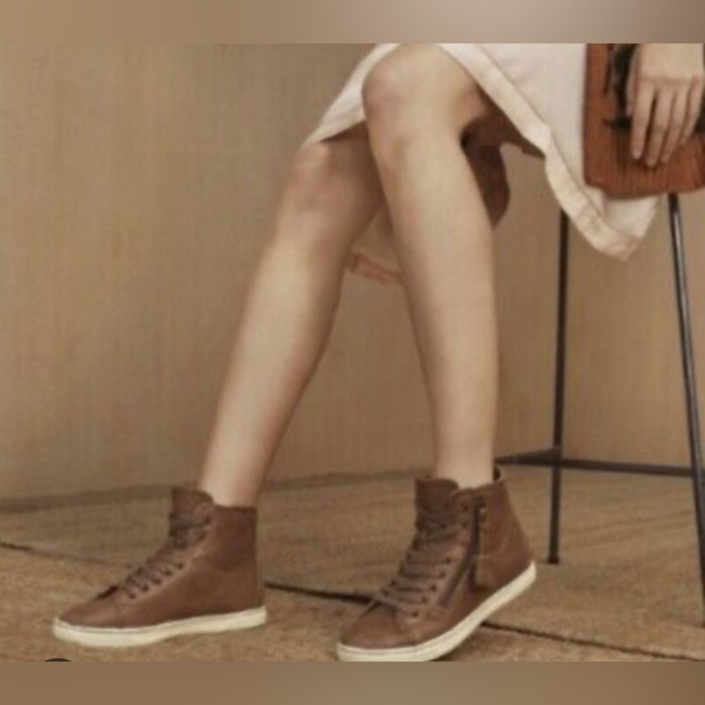 UGG Blaney High-top Sneaker in Brown Size 6.5